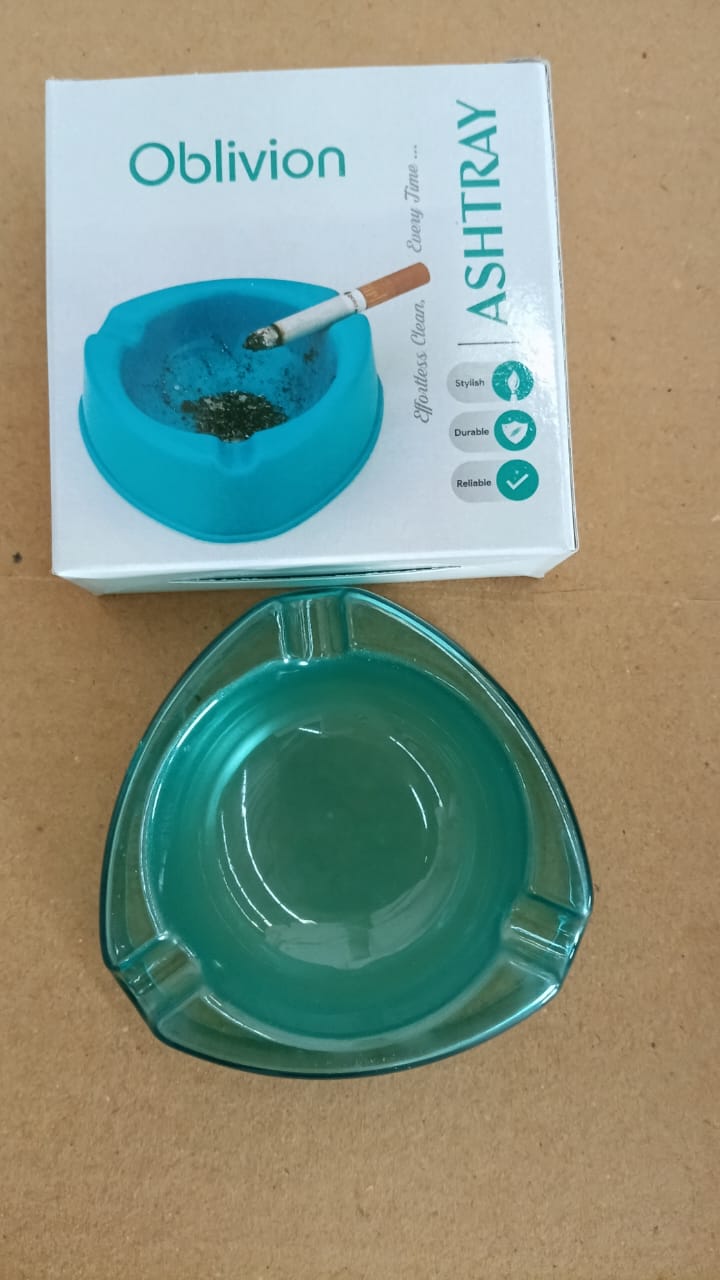 Oblivion Heavy-Duty Transparent Plastic Ashtray with Triple Rest Slots – Anti-Slip Base (1 Pc) Oblivion Heavy-Duty Transparent Plastic Ashtray with Triple Rest Slots – Anti-Slip Base (1 Pc)